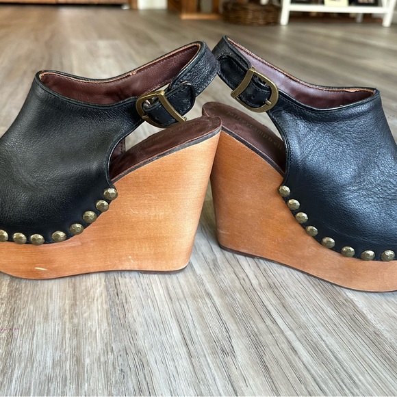 I’m selling this Jeffrey Campbell platform sandals. - Picture 7 of 7